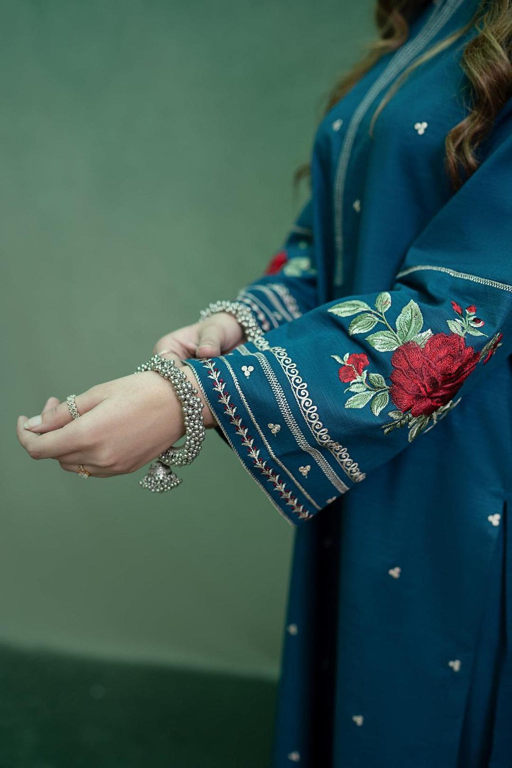 3 Pcs - Women's Unstitched Embroidered suit