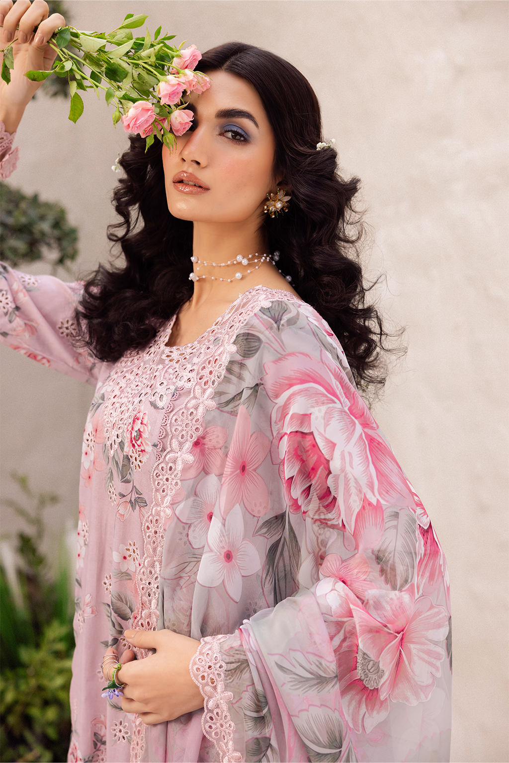 Iznik Patches with 4 Side Lace Chiffon Dupatta
